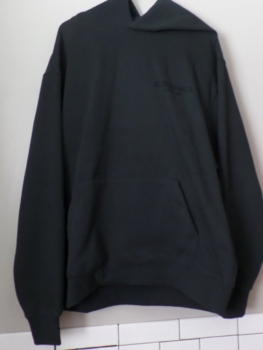 Fear Of God Essentials Black Men’s Hooded Pullover Sweatshirt Size Large – NWT